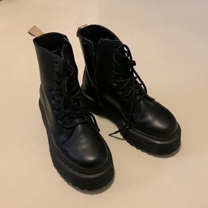 Vegan Jadon II Platform Doc Martens barely worn